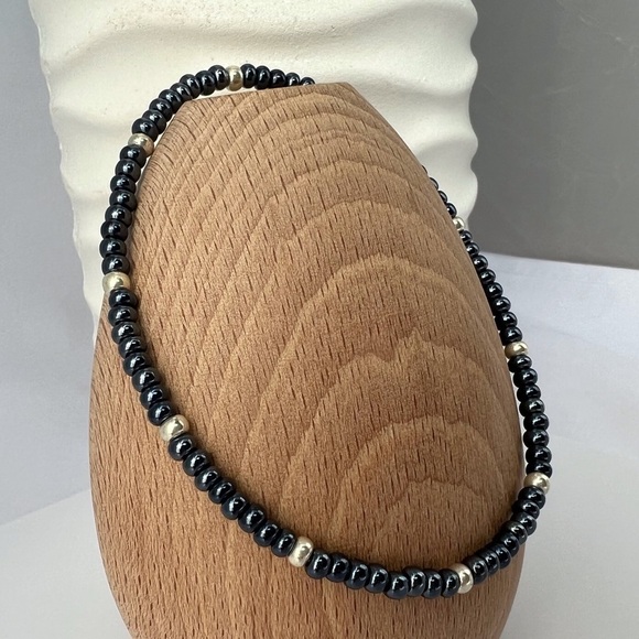 GUNMETAL Glass Beaded Anklet - Picture 6 of 11